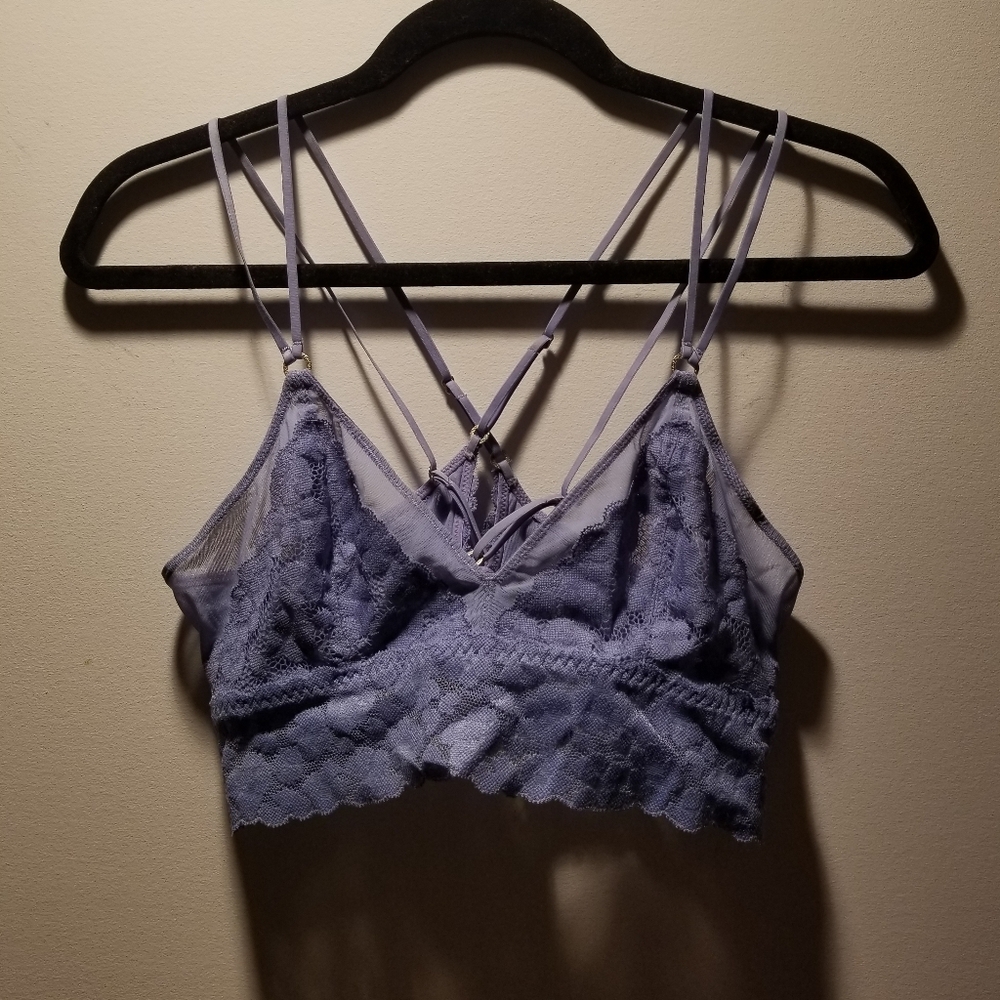 🍭🎄Aerie lace bralette with hoop detailing and adjustable double straps